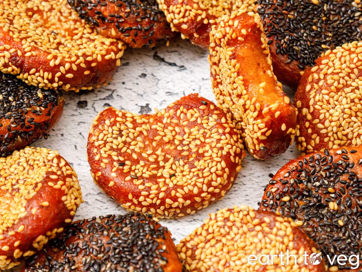 Chinese sticky rice pumpkin cakes arranged in a circle.